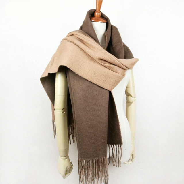 100% Lamb Wool Scarf for Women Pashmina Wool. Grey/Pink
